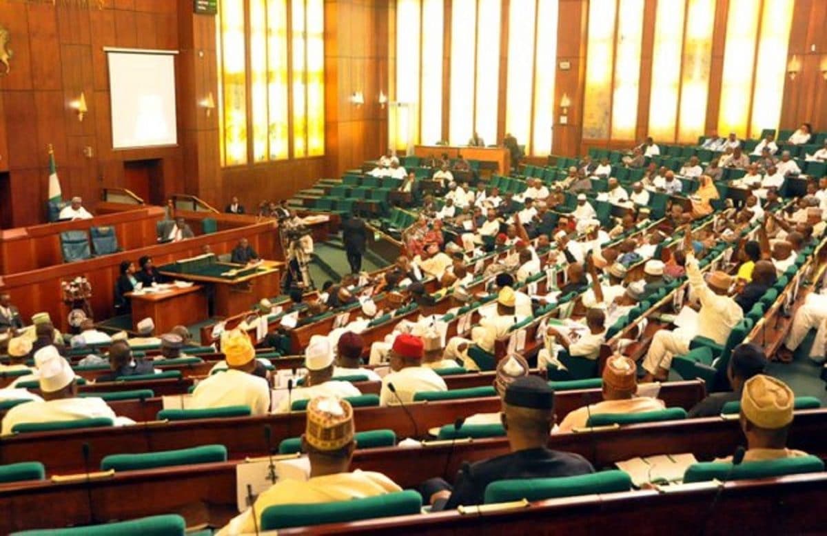 Reps criticise VIPs who flout COVID-19 airport guidelines