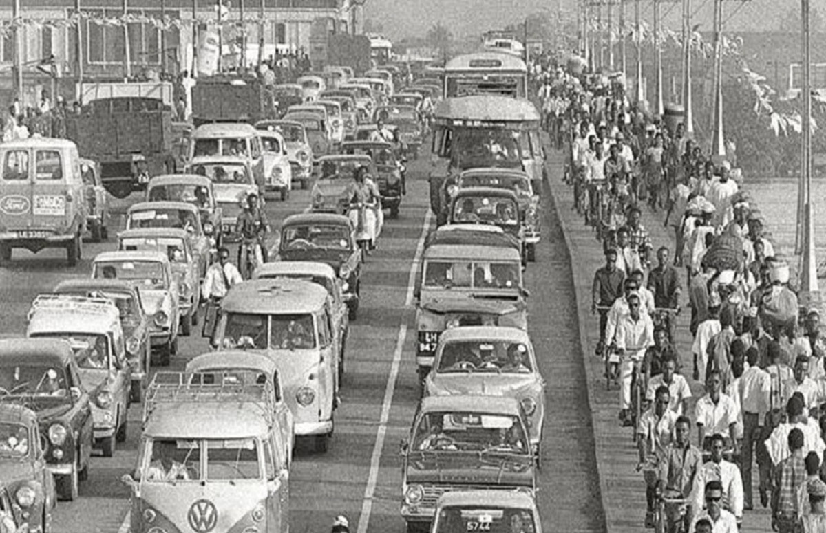 Vehicles in Nigeria using Right-Hand Drive in 1972.