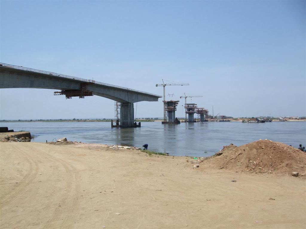 Armando Emilio Guebuza Bridge under construction