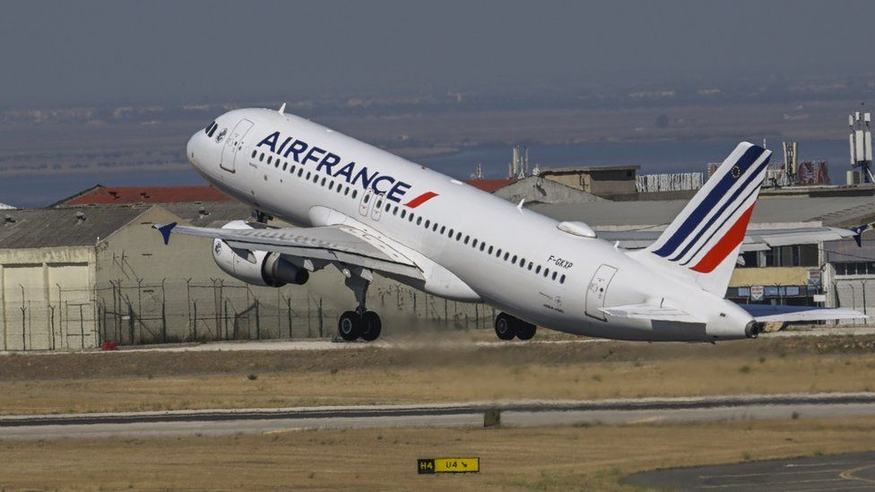 Air France pilots suspended after cockpit fistfight